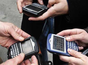 Η ινδική κυβέρνηση θα παρακολουθεί τα μηνύματα μέσω BlackBerry