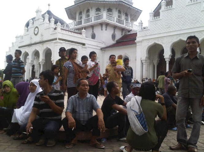 Μετασεισμοί συγκλονίζουν την Ινδονησία