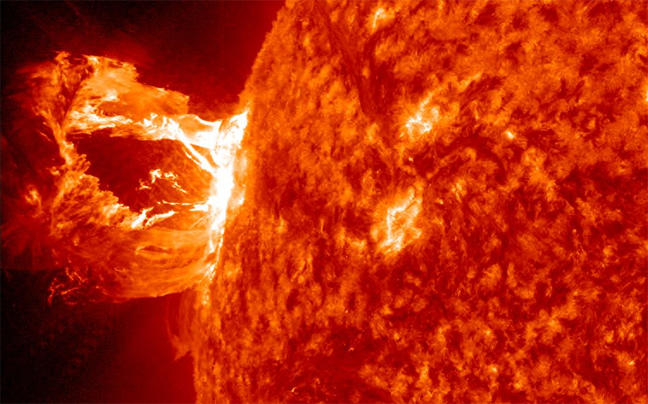 Εντυπωσιακή ηλιακή έξαρση καταγράφηκε στο φακό της NASA