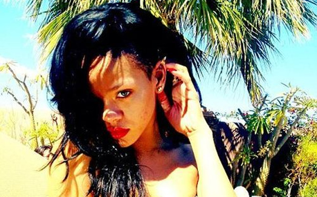 Η σέξι Rihanna ξαναχτυπά…
