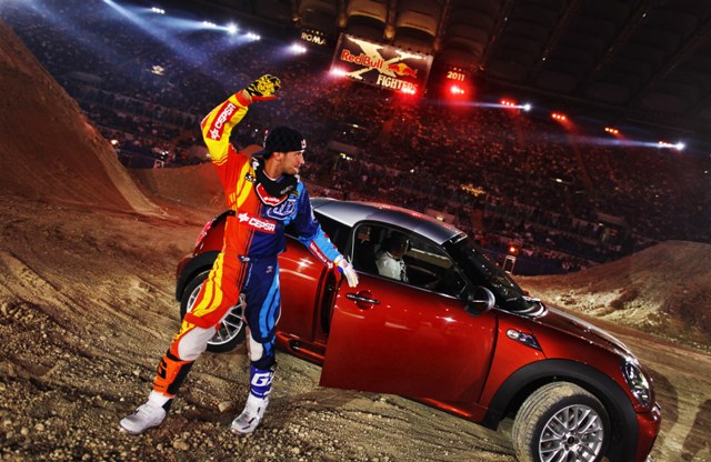 To MINI πάει στο Red Bull X-Fighters World Tour 2012