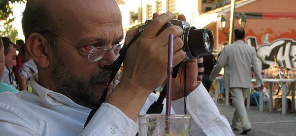 «Δεν έχει αλήθεια παρατηρήσει τίποτε άλλους ομοφοβικούς εκεί τριγύρω;»