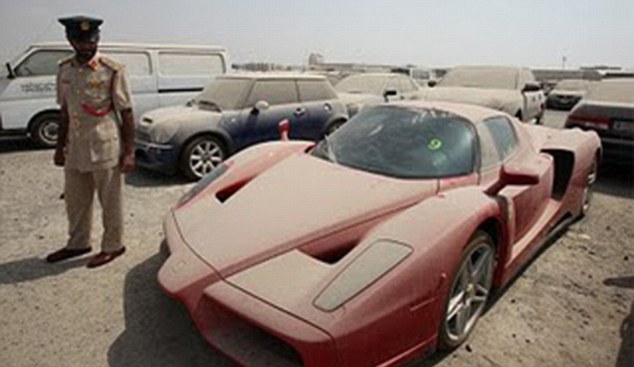 Μια Ferrari Enzo βγαίνει στο σφυρί από την αστυνομία