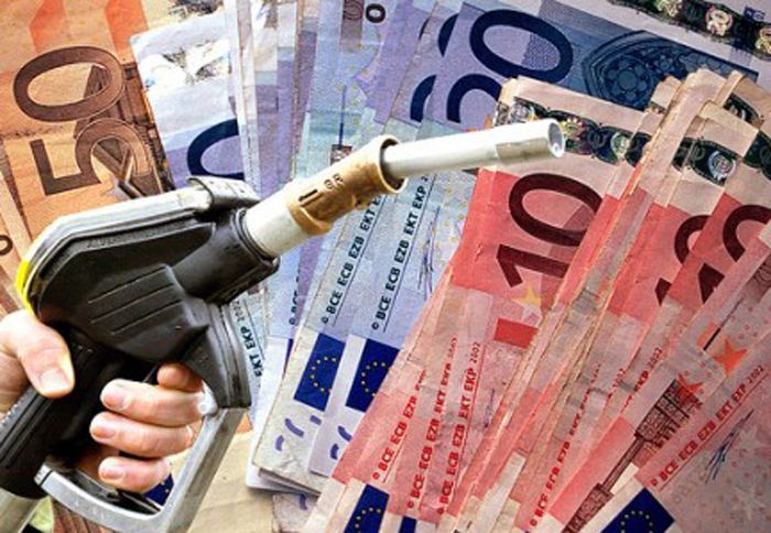 Χάθηκαν 1,5 δισ. ευρώ από τη μείωση στην κατανάλωση βενζίνης