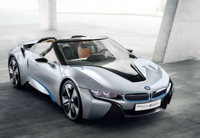 Έτοιμο το i8 Spyder και το λογότυπο BMW eDrive