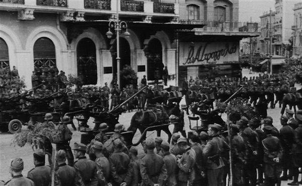 Σαν σήμερα το 1941 οι Γερμανοί εισέβαλαν στην Αθήνα