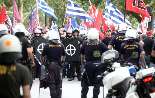 «Ψηφίζω Χρυσή Αυγή για να ξεβρωμίσει ο τόπος»