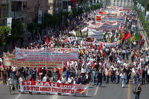 Απεργιακός πυρετός κόντρα σε φοροεπιδρομή και λιτότητα