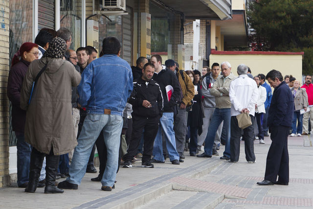 Καλπάζει η ανεργία στην Ιταλία