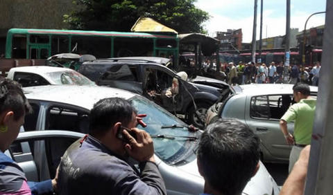 Έκρηξη σε παγιδευμένο λεωφορείο στη Μπογκοτά