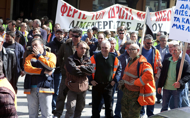 Βγαίνουν στους δρόμους για τις κλαδικές συμβάσεις