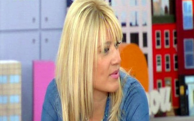 Νέο look για τη Φαίη Σκορδά