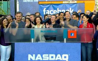 Το καμπανάκι του Nasdaq χτύπησε ο ιδρυτής του Facebook