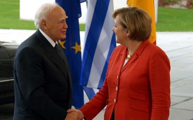 Τηλεφωνική επικοινωνία μυστήριο Παπούλια -Μέρκελ