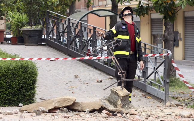 Μικρές ζημιές στην Ιταλία από το νέο σεισμό