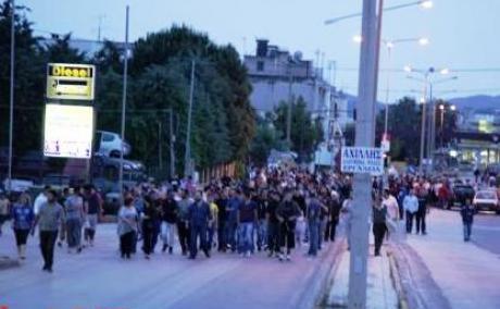 Στους δρόμους οι Πατρινοί διαμαρτύρονται για το μεταναστευτικό