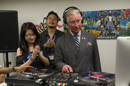 Ο πρίγκηπας Κάρολος σε ρόλο… DJ!