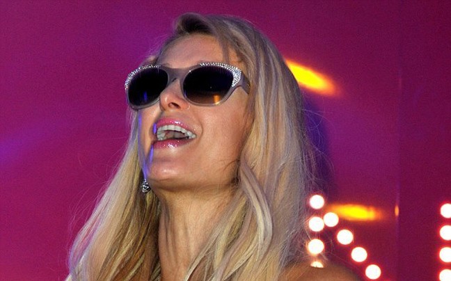 Η Paris Hilton στις Κάννες