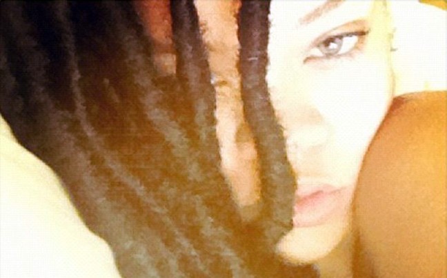 Η Rihanna με… ράστα