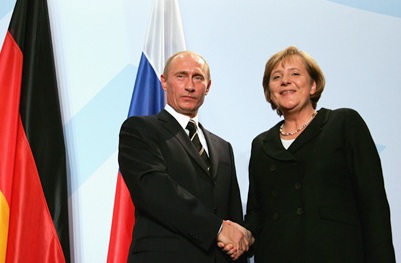 Σε διάλογο με τη Ρωσία και την Ουκρανία καλεί η Μέρκελ