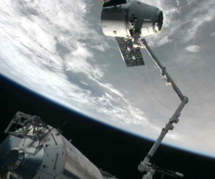 Το Dragon αποσυνδέθηκε από το Διεθνή Διαστημικό Σταθμό