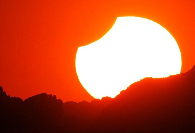 Η δακτυλιοειδής έκλειψη Ηλίου από το διάστημα
