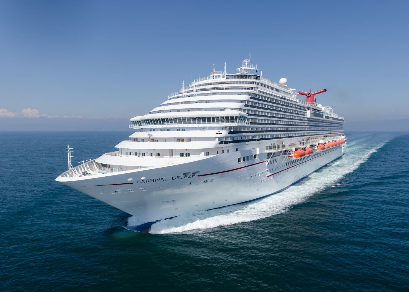 Ο Πειραιάς ετοιμάζεται να υποδεχτεί το «Carnival Breeze»
