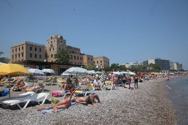 Αύξηση 18,4% της τουριστικής κίνησης στη Ρόδο τον Ιούνιο