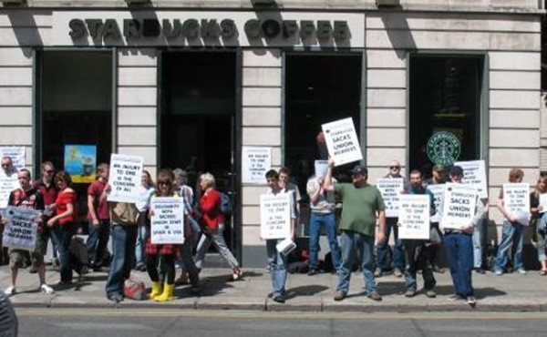 Εξοργισμένοι οι Ιρλανδοί με τα Starbucks