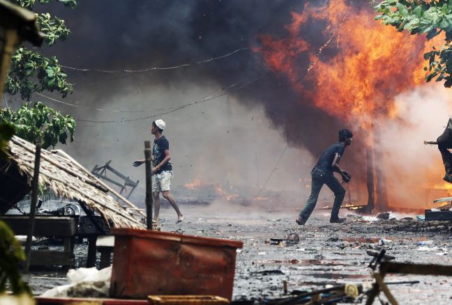 Χωρίς νερό-στέγη-τροφή πρόσφυγες στη Μιανμάρ