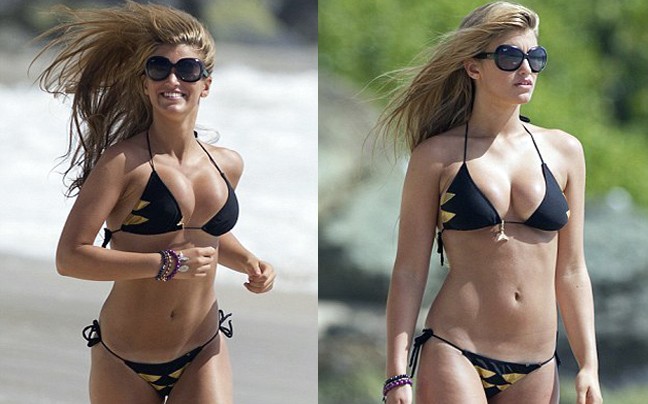 Η Amy Willerton παίζει με τα κύματα