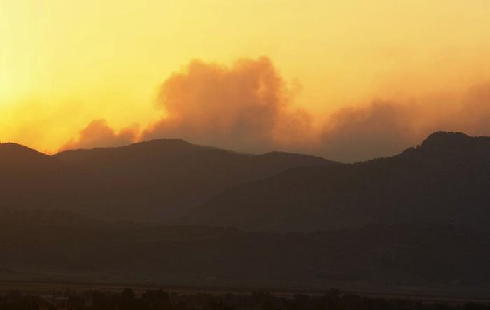 Υπό μερικό έλεγχο οι φωτιές σε Κρέστενα και Ζάκυνθο