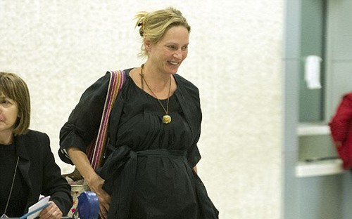 Ευδιάθετη και χαμογελαστή η Uma Therman