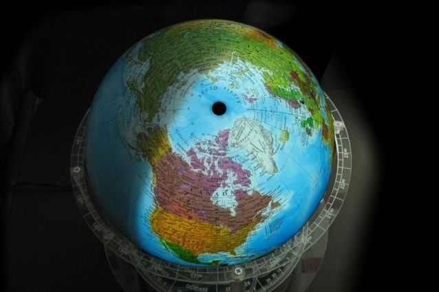 Ο κόσμος το 2024: Κρίσιμες αποφάσεις για τους πολέμους, την κλιματική αλλαγή και τη Δημοκρατία