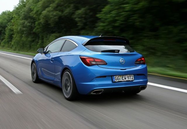 Το επιβλητικό Opel Astra OPC