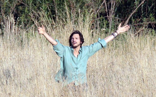 Στον δικό του… κόσμο ο Ashton Kutcher