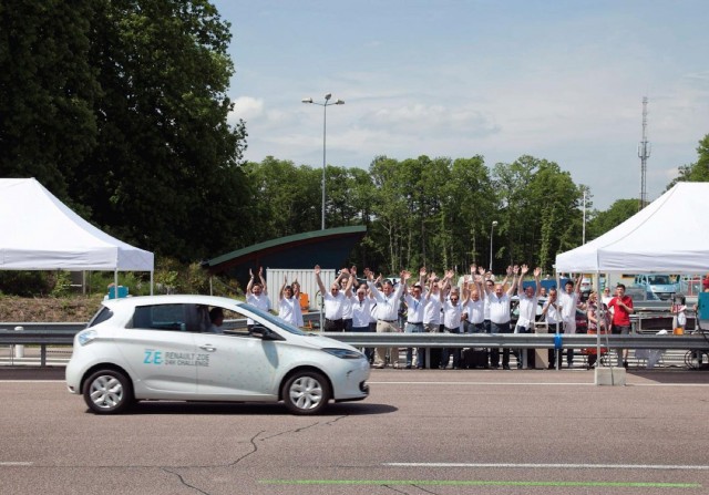 Παγκόσμιο ρεκόρ για το ηλεκτρικό Renault Zoe