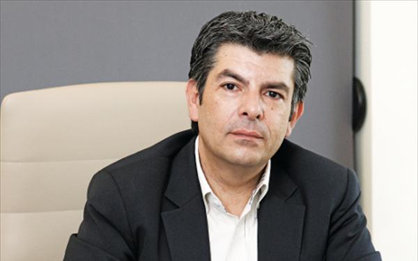 Διαψεύδει επιστροφή στις δέσμες ο Θ. Παπαθεοδώρου