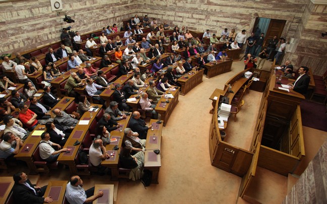 Δραγασάκης- Βαρουφάκης ενημέρωσαν την ΚΟ του ΣΥΡΙΖΑ