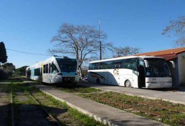 Δικυκλιστής σοβαρά τραυματίας στις γραμμές του προαστιακού