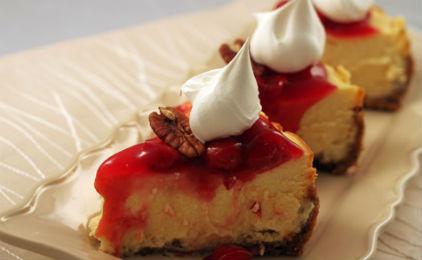 Cheesecake με λευκή σοκολάτα και κεράσι