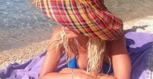 Η Ελένη Μενεγάκη για βουτιές στην Άνδρο