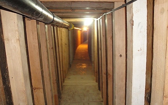 Έχτισαν υπόγεια σήραγγα για να μεταφέρουν ναρκωτικά