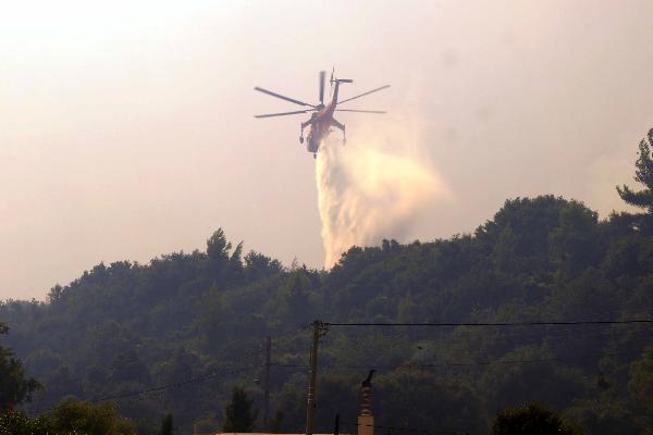 Σε εξέλιξη πυρκαγιά στη βόρεια Εύβοια