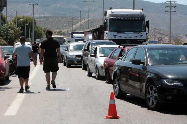 Μεγάλη ταλαιπωρία για τους οδηγούς στην εθνική Αθηνών-Κορίνθου