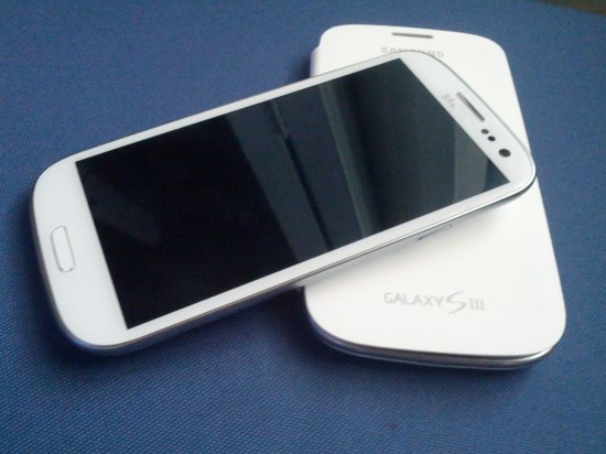 Πρώτη στην αγορά κινητών η Samsung
