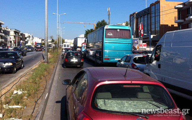 Επτά χιλιόμετρα ουρά στην εθνική Αθηνών-Κορίνθου