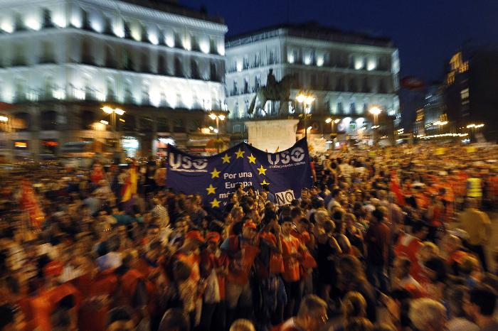 Κοσμοπλημμύρα στη Μαδρίτη κατά των μέτρων του Ραχόι