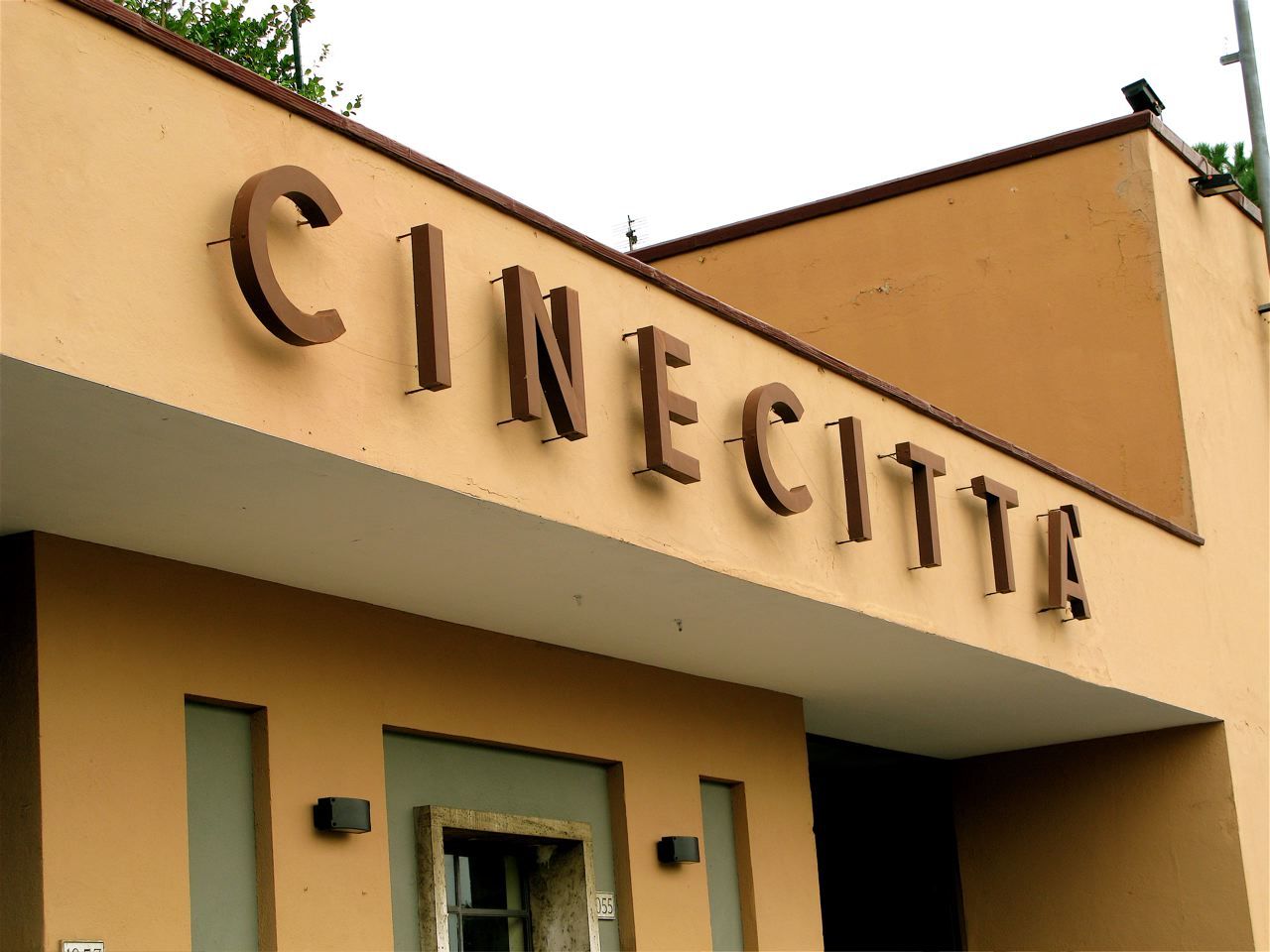 Διαβεβαιώσεις για τη βιωσιμότητα της Cinecitta