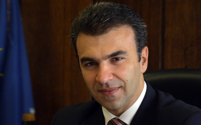 «Η δημοκρατία μας δέχεται σήμερα τη χαριστική βολή»